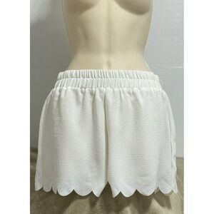 Body Central Shorts Womens Size M  White Scalloped Hem Lightweight Pull On Beach